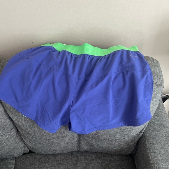 Women like shorts medium - Picture 3 of 3